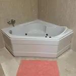 In 4bedroom Penthouse With Private Bath