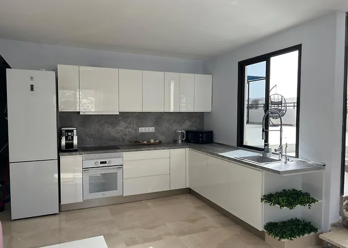 In 4bedroom Penthouse With Private Bath Bed & Breakfast