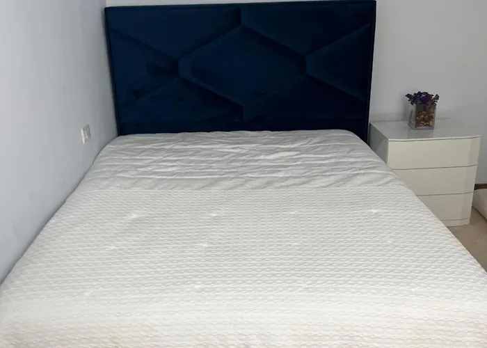 In 4bedroom Penthouse With Private Bath *