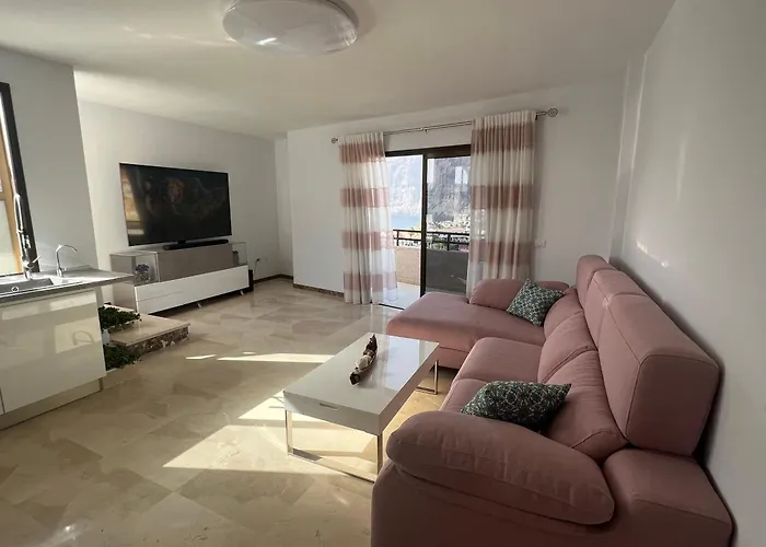 In 4bedroom Penthouse With Private Bath *